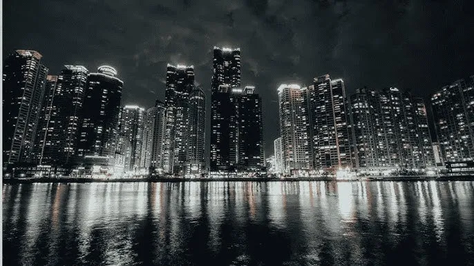 色午夜 - 城市之光：霓虹背后的人间烟火